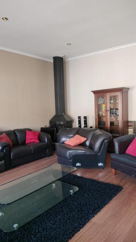 3 Bedroom Property for Sale in Oakdene Gauteng