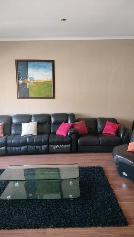 3 Bedroom Property for Sale in Oakdene Gauteng