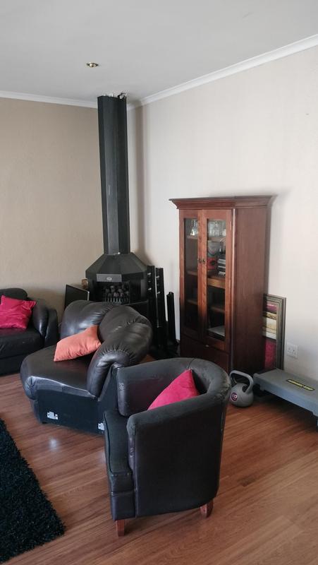 3 Bedroom Property for Sale in Oakdene Gauteng