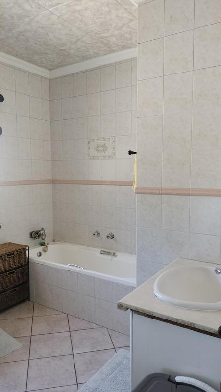 3 Bedroom Property for Sale in Oakdene Gauteng