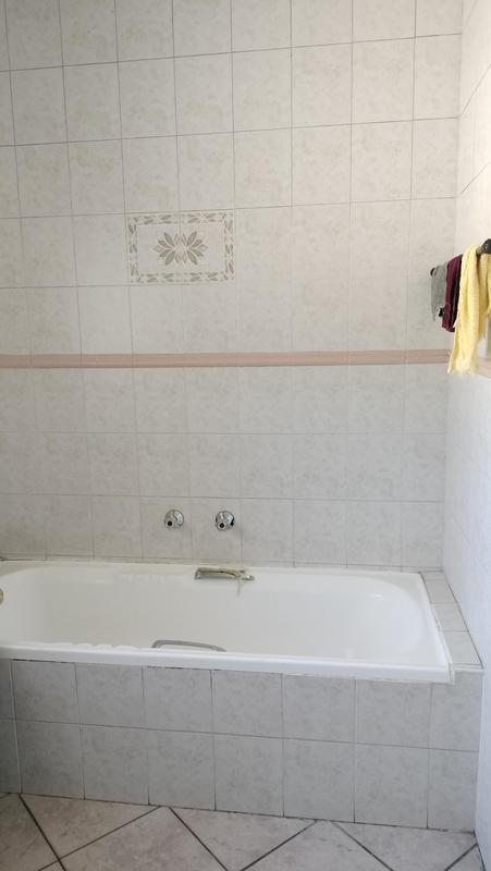3 Bedroom Property for Sale in Oakdene Gauteng