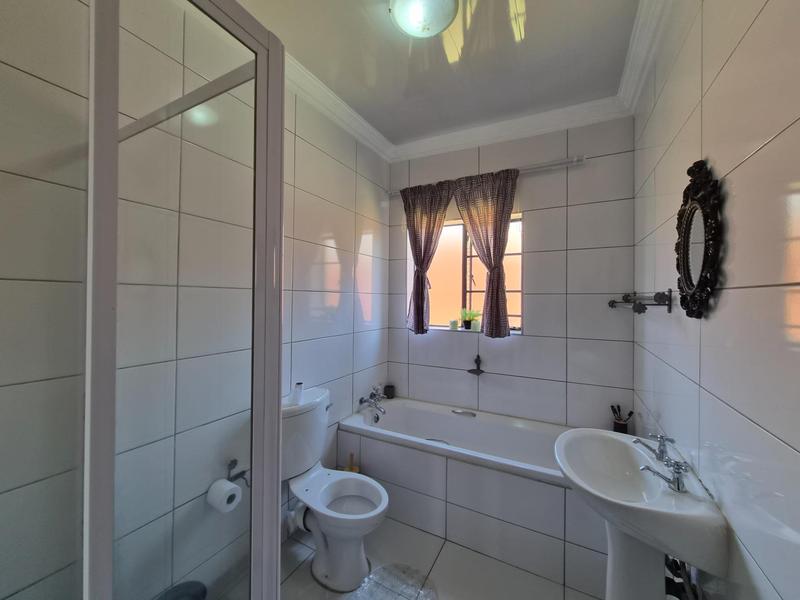 3 Bedroom Property for Sale in Mooikloof Ridge Gauteng