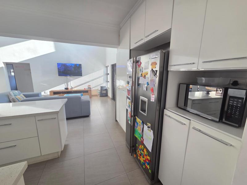 3 Bedroom Property for Sale in Raslouw Gauteng