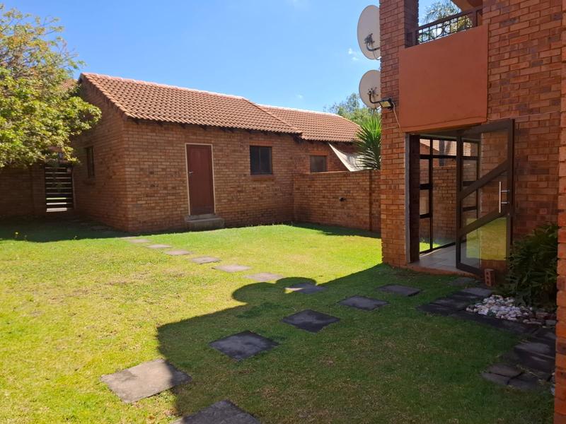 To Let 2 Bedroom Property for Rent in Mooikloof Ridge Gauteng