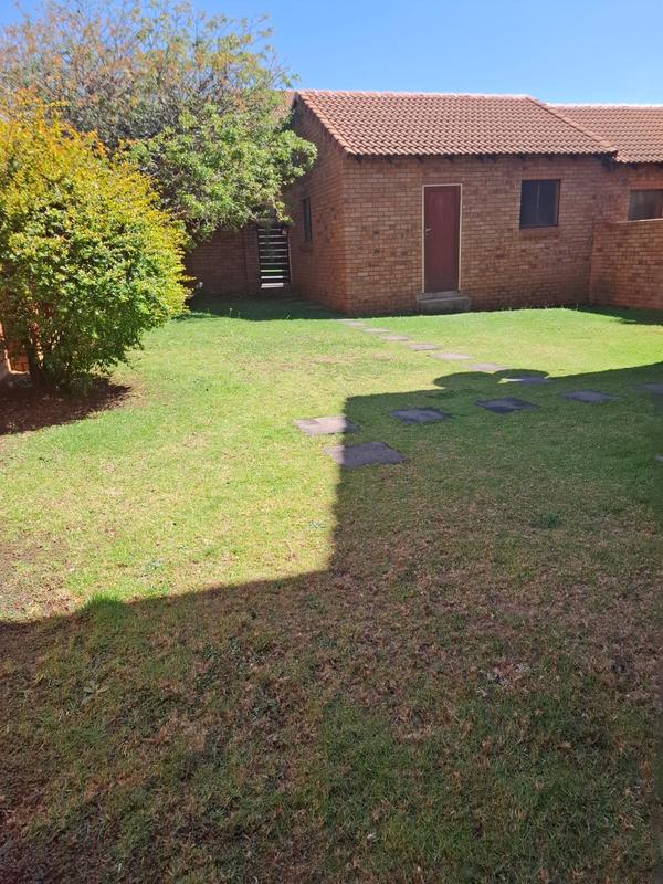To Let 2 Bedroom Property for Rent in Mooikloof Ridge Gauteng