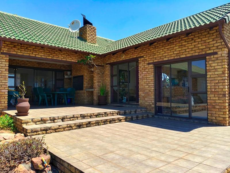 3 Bedroom Property for Sale in Blue Saddle Ranches Gauteng