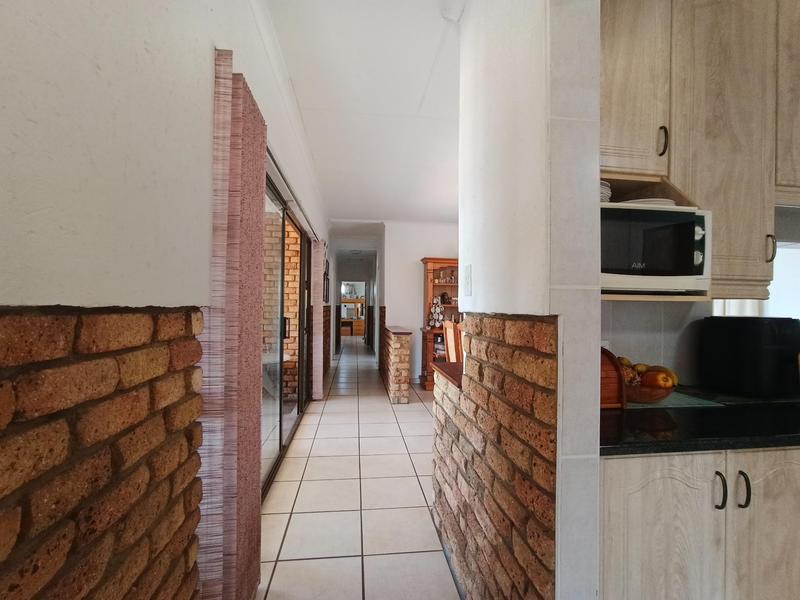 3 Bedroom Property for Sale in Blue Saddle Ranches Gauteng