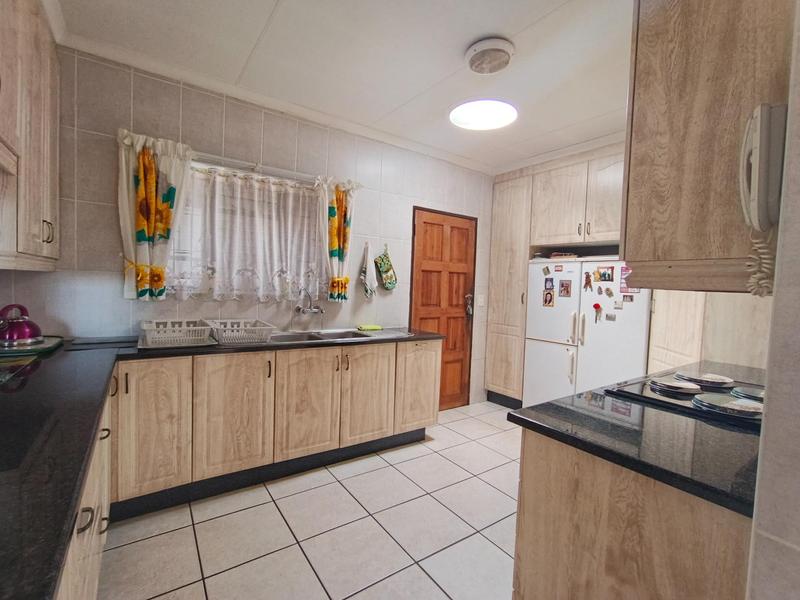 3 Bedroom Property for Sale in Blue Saddle Ranches Gauteng