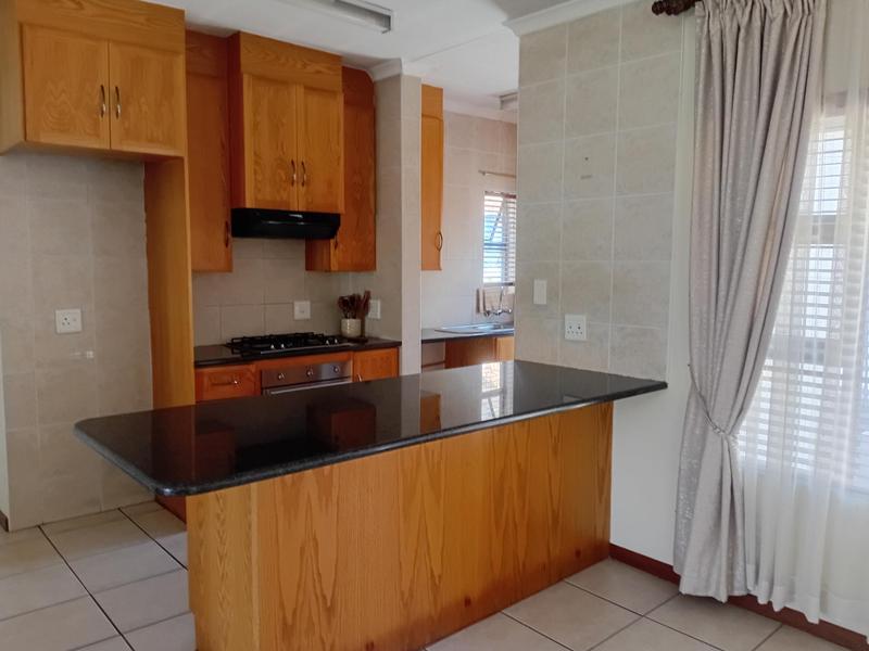 To Let 3 Bedroom Property for Rent in Thatchfield Gauteng