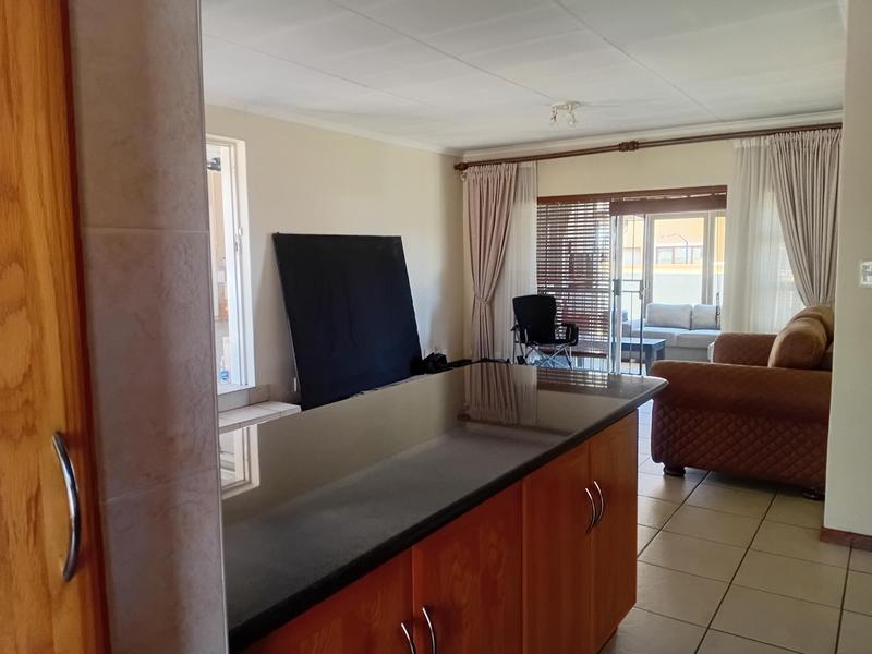 To Let 3 Bedroom Property for Rent in Thatchfield Gauteng