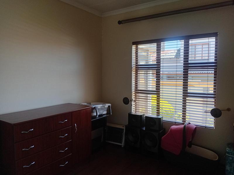 To Let 3 Bedroom Property for Rent in Thatchfield Gauteng