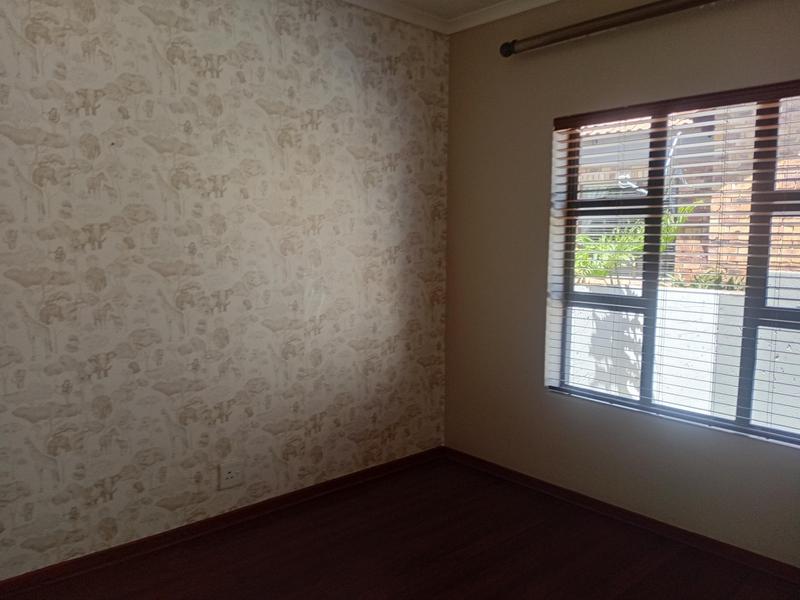 To Let 3 Bedroom Property for Rent in Thatchfield Gauteng