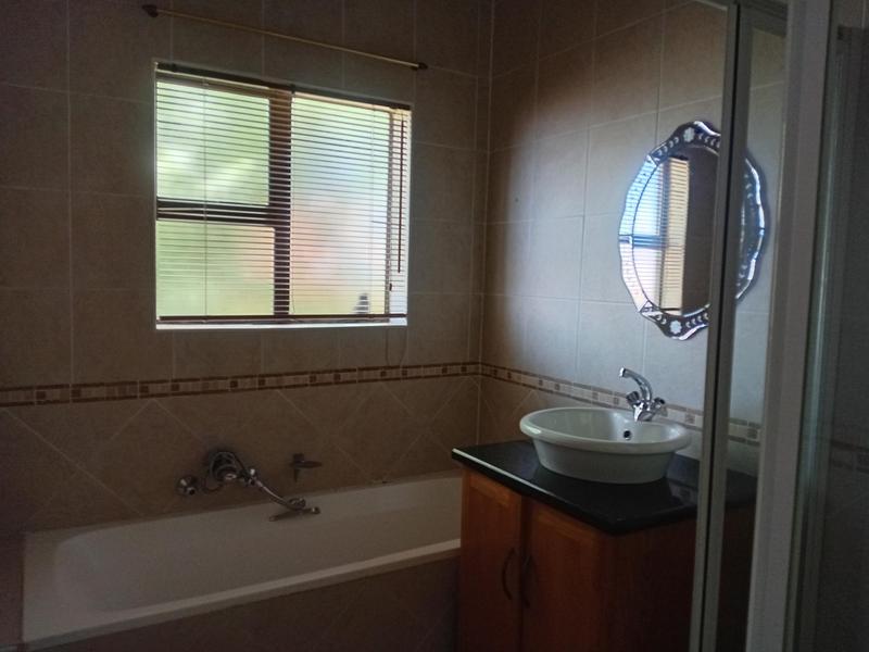 To Let 3 Bedroom Property for Rent in Thatchfield Gauteng