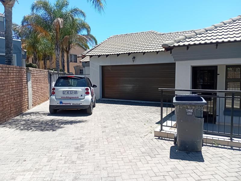 To Let 3 Bedroom Property for Rent in Thatchfield Gauteng