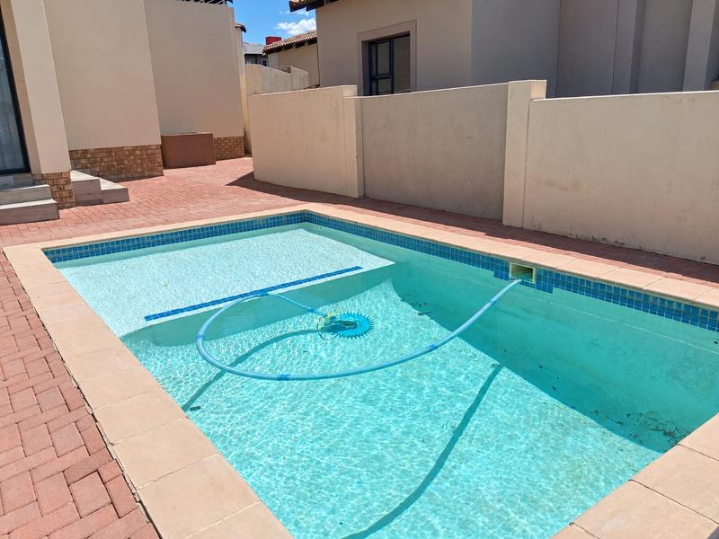 3 Bedroom Property for Sale in Thatchfield Gauteng