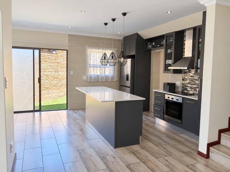3 Bedroom Property for Sale in Thatchfield Gauteng