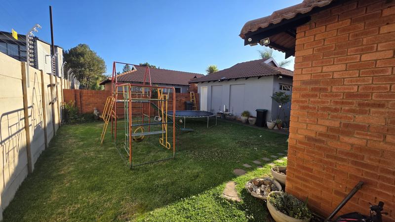 2 Bedroom Property for Sale in Montana Gauteng