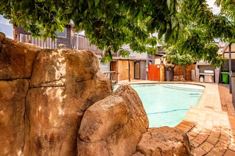 Commercial Property for Sale in Brackenhurst Gauteng
