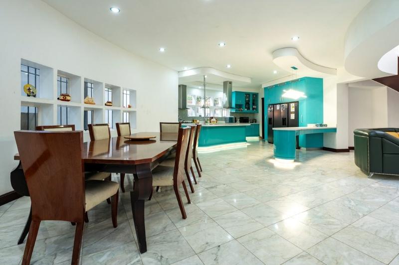 5 Bedroom Property for Sale in Oakdene Gauteng
