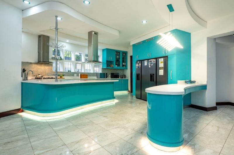 5 Bedroom Property for Sale in Oakdene Gauteng