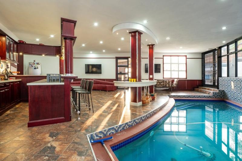 5 Bedroom Property for Sale in Oakdene Gauteng