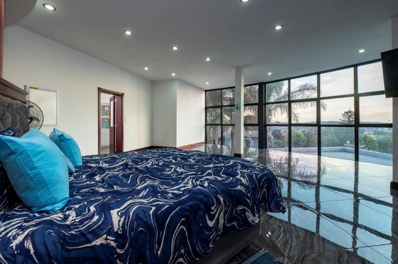 5 Bedroom Property for Sale in Oakdene Gauteng