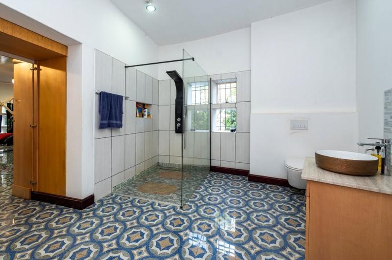 5 Bedroom Property for Sale in Oakdene Gauteng