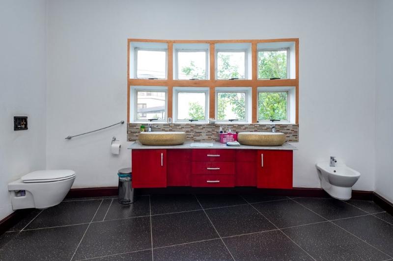 5 Bedroom Property for Sale in Oakdene Gauteng
