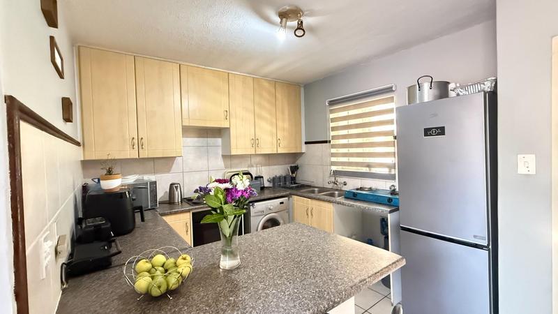 To Let 2 Bedroom Property for Rent in Eco Park Gauteng