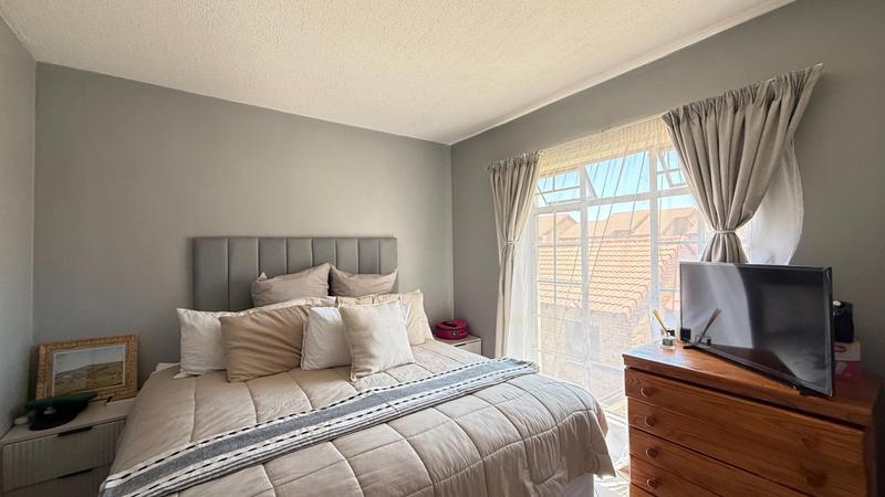 To Let 2 Bedroom Property for Rent in Eco Park Gauteng