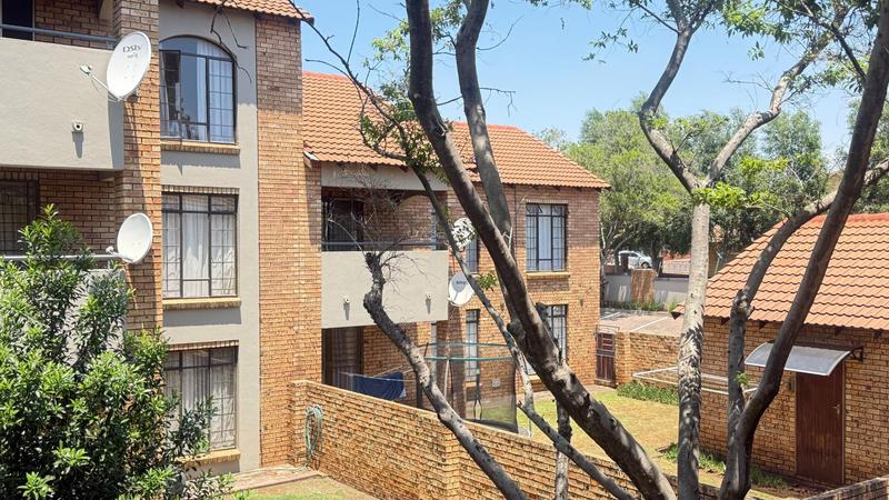 To Let 2 Bedroom Property for Rent in Eco Park Gauteng