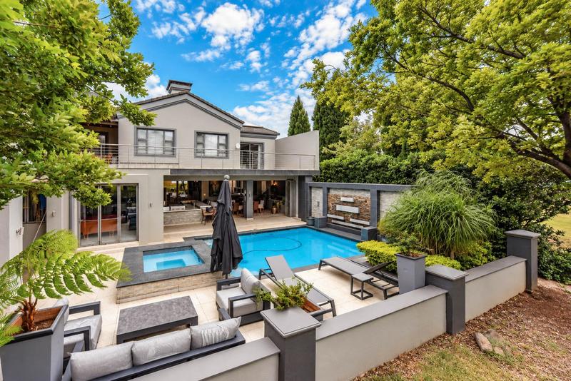 5 Bedroom Property for Sale in Silver Lakes Golf Estate Gauteng