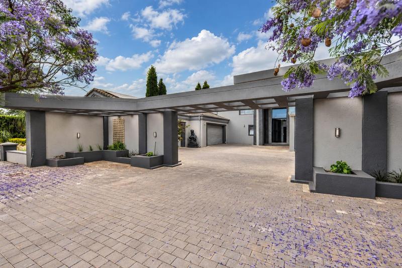 5 Bedroom Property for Sale in Silver Lakes Golf Estate Gauteng