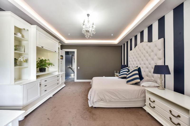 5 Bedroom Property for Sale in Silver Lakes Golf Estate Gauteng