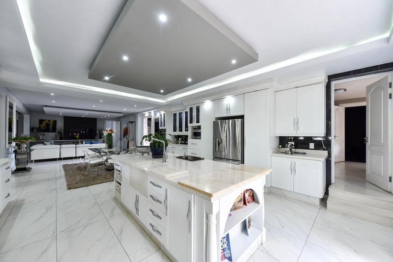 5 Bedroom Property for Sale in Silver Lakes Golf Estate Gauteng