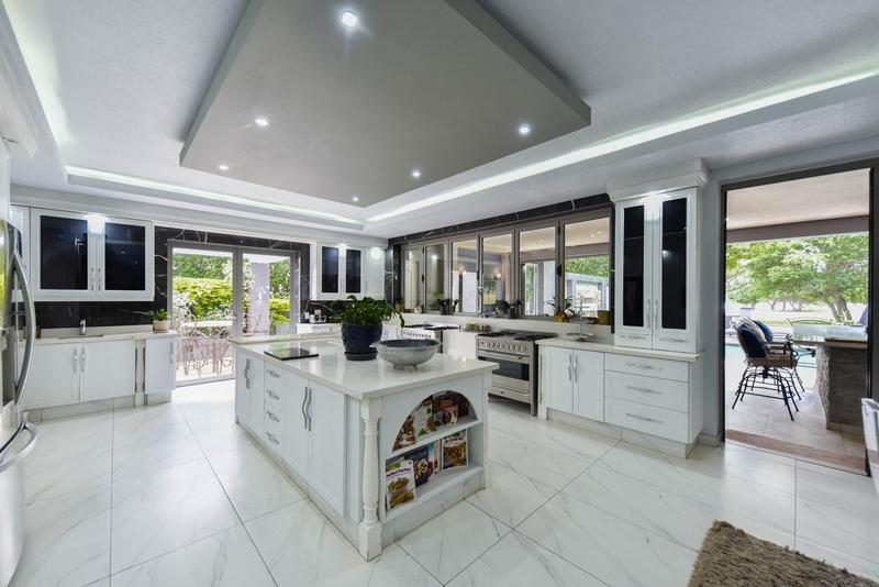 5 Bedroom Property for Sale in Silver Lakes Golf Estate Gauteng