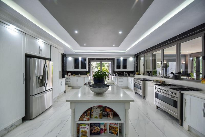 5 Bedroom Property for Sale in Silver Lakes Golf Estate Gauteng