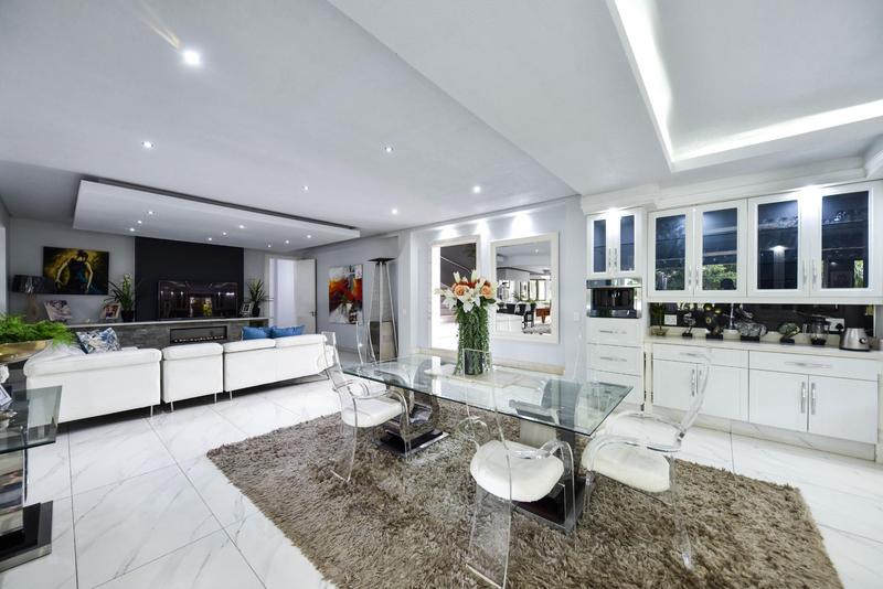 5 Bedroom Property for Sale in Silver Lakes Golf Estate Gauteng
