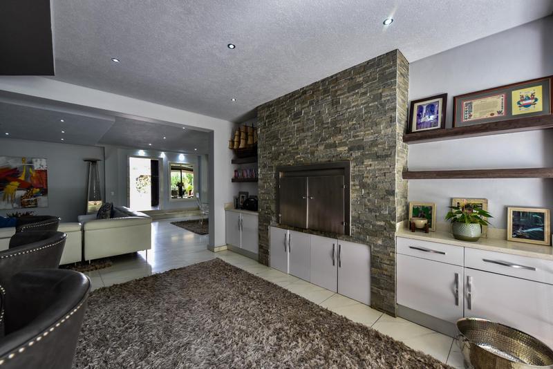 5 Bedroom Property for Sale in Silver Lakes Golf Estate Gauteng