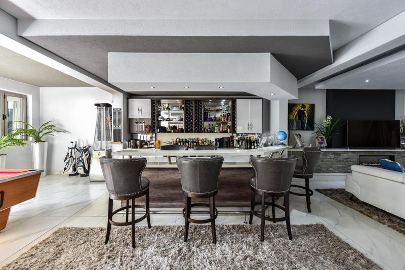 5 Bedroom Property for Sale in Silver Lakes Golf Estate Gauteng
