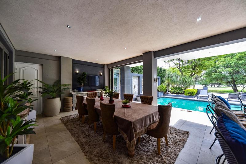 5 Bedroom Property for Sale in Silver Lakes Golf Estate Gauteng