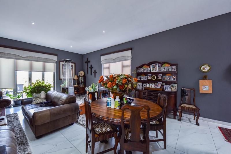 5 Bedroom Property for Sale in Silver Lakes Golf Estate Gauteng