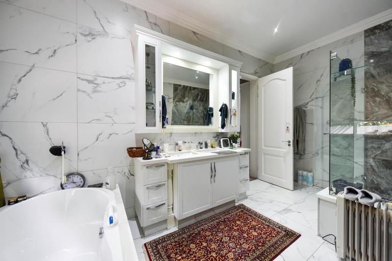5 Bedroom Property for Sale in Silver Lakes Golf Estate Gauteng