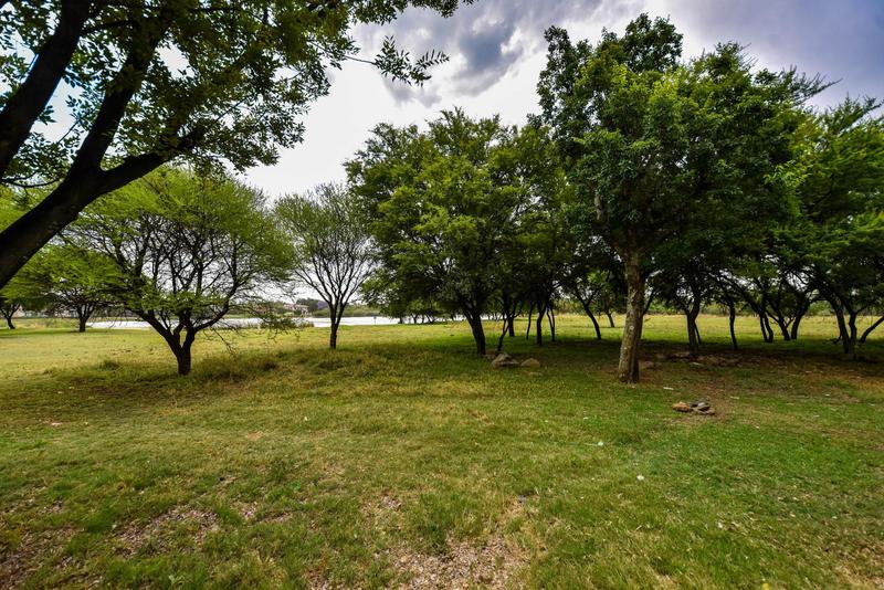 5 Bedroom Property for Sale in Silver Lakes Golf Estate Gauteng
