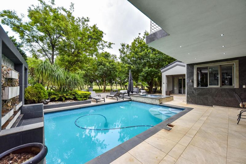 5 Bedroom Property for Sale in Silver Lakes Golf Estate Gauteng
