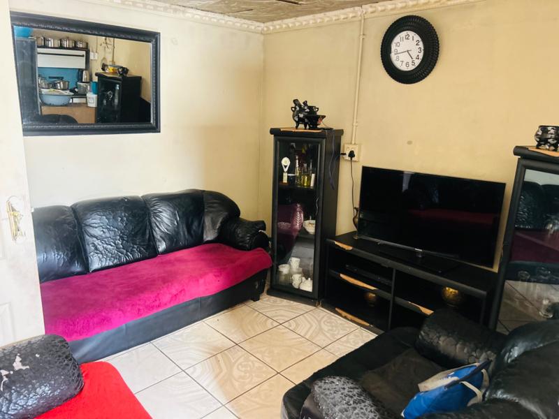 2 Bedroom Property for Sale in Orlando Gauteng