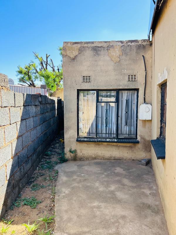 2 Bedroom Property for Sale in Orlando Gauteng