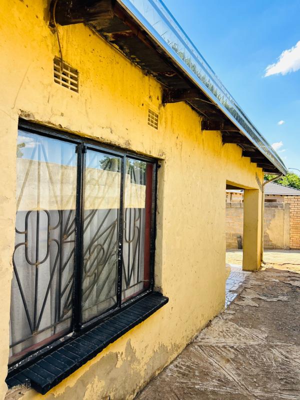 2 Bedroom Property for Sale in Orlando Gauteng