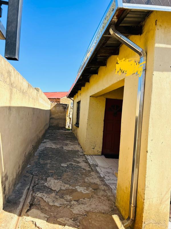 2 Bedroom Property for Sale in Orlando Gauteng