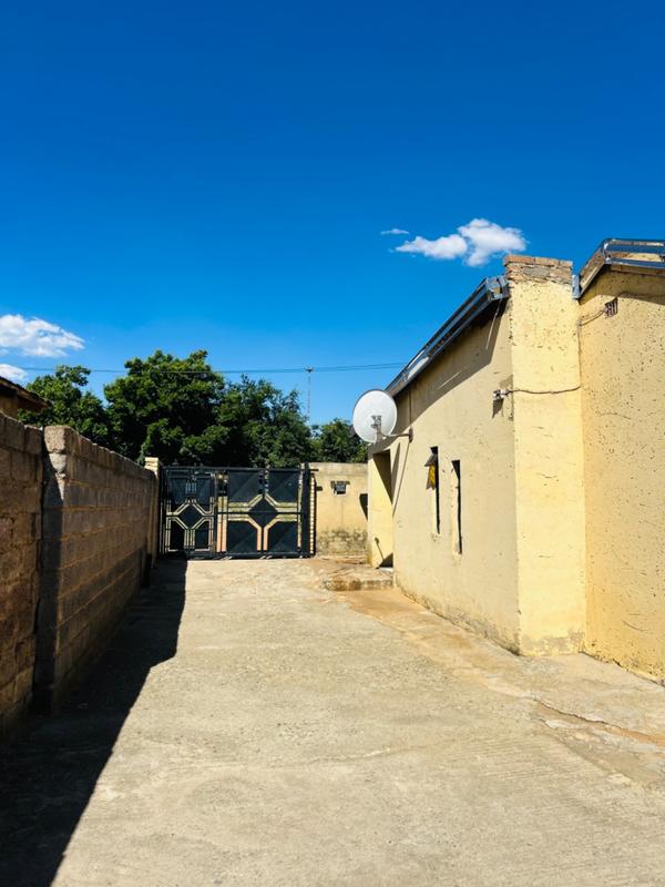 2 Bedroom Property for Sale in Orlando Gauteng